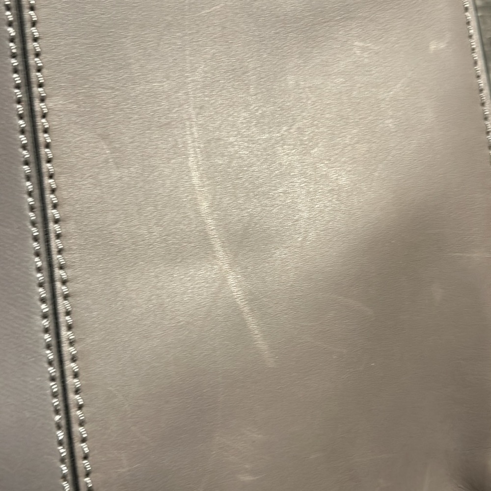 Etienne Aigner handbag - Picture 14 of 16